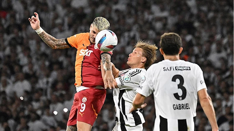 Lider Galatasaray, derbide yarın Beşiktaş