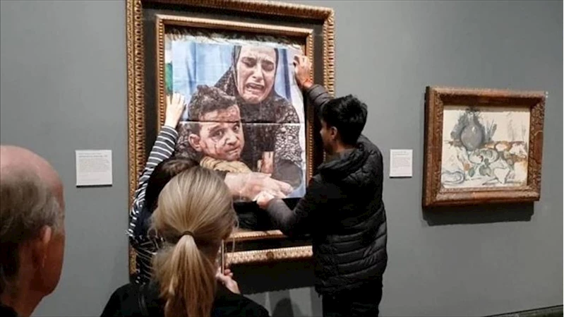 Gazze’de soykırımın durdurulmasını isteyen aktivistler Picasso tablosuna AA