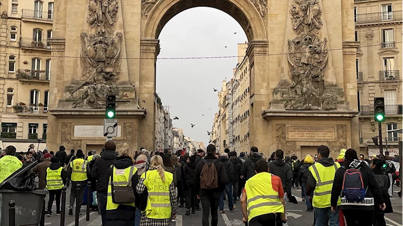 Sarı yelekliler 6. yılında Paris