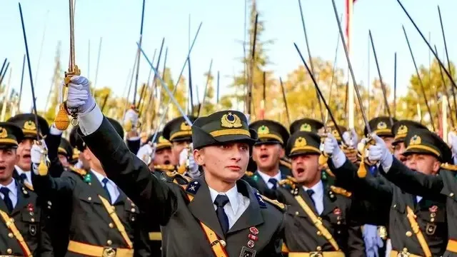 Teğmenlerin kılıçlı yeminiyle ilgili yeni gelişme! Savunmaları istendi, Yüksek Disiplin Kurulu