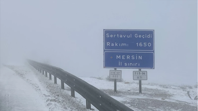 Sertavul Geçidi kar yağışı nedeniyle trafiğe kapatıldı