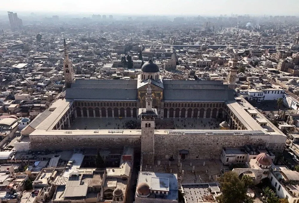 Esad sonrası ilk cuma namazı: Suriyeliler Emevi Camii