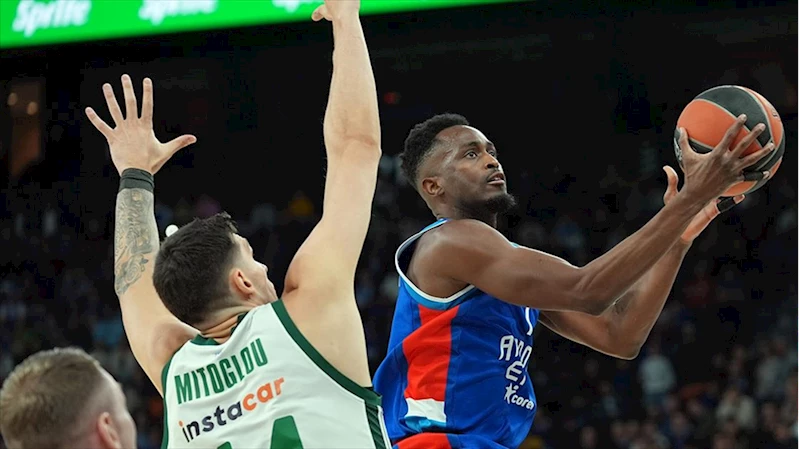 Anadolu Efes, Yunan ekibi Panathinaikos AKTOR