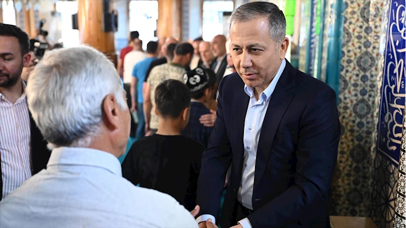 İçişleri Bakanı Yerlikaya: Filistinli kardeşlerimizin, bu bayram günü vesilesiyle kurtuluşa ermesini niyaz ediyorum