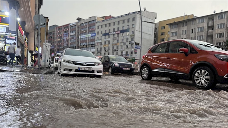 Yurdun kuzeydoğu kesimlerinde yarın kuvvetli sağanak bekleniyor 