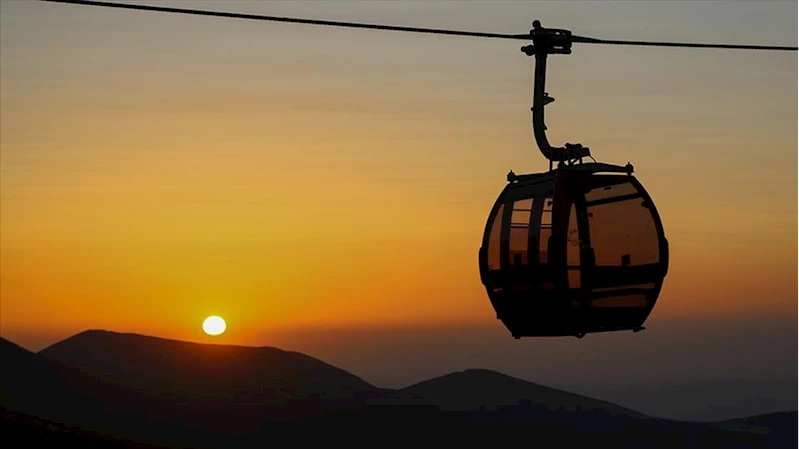 Erciyes Dağı, yazın da çeşitli aktivitelerle doğaseverleri ağırlıyor