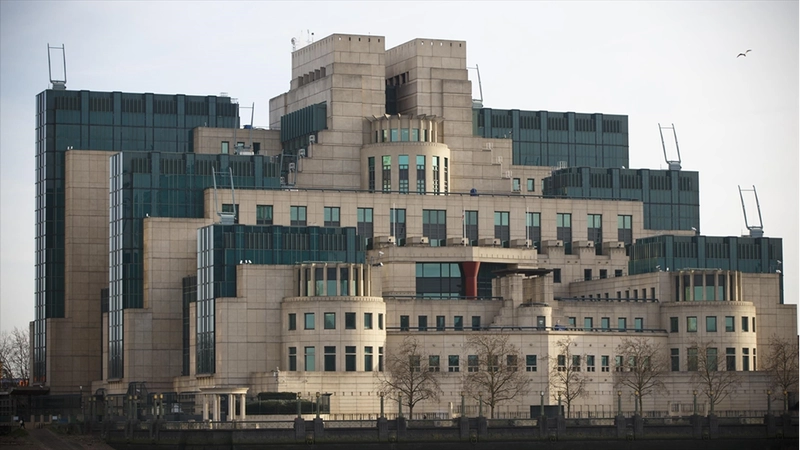 Dedesi Nazilerle işbirliği yapan Metreweli, MI6