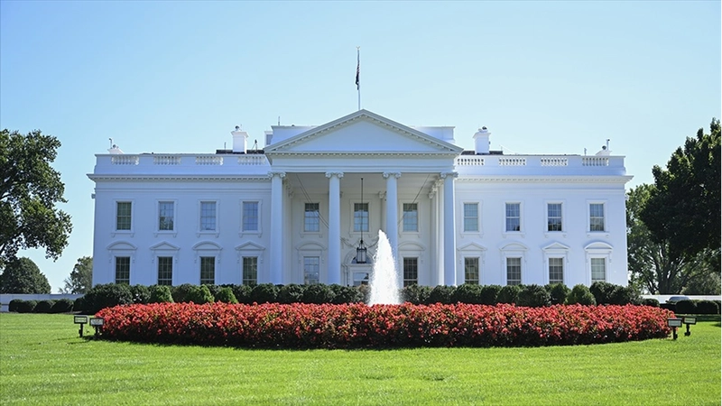 Trump yönetimi federal çalışanları işten çıkarmaya başladı