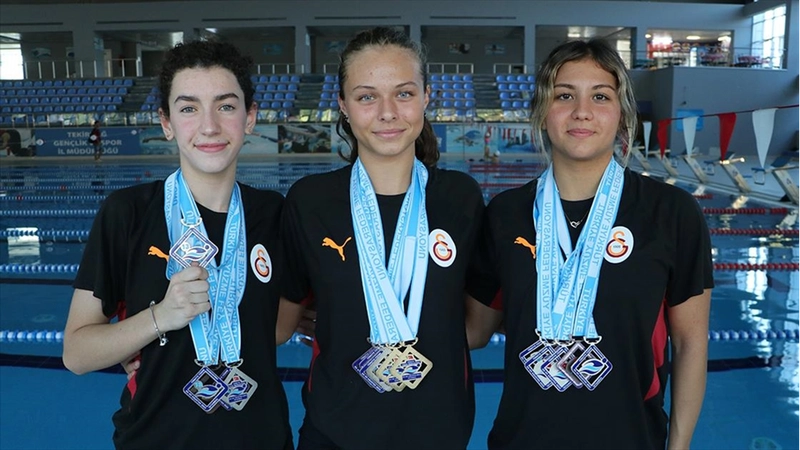 Türkiye şampiyonu Tekirdağlı genç kızlar milli takım için kulaç atıyor
