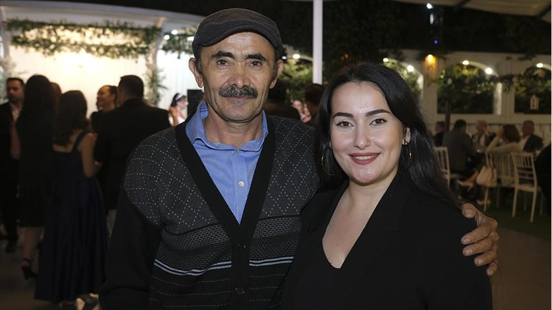 Zurnacı baba ile davulcu kızı düğünlere renk katıyor
