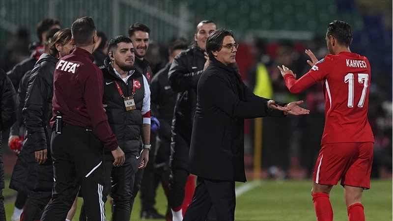 Sakatlanan İrfan Can Kahveci, A Milli Futbol Takımı aday kadrosundan çıkarıldı