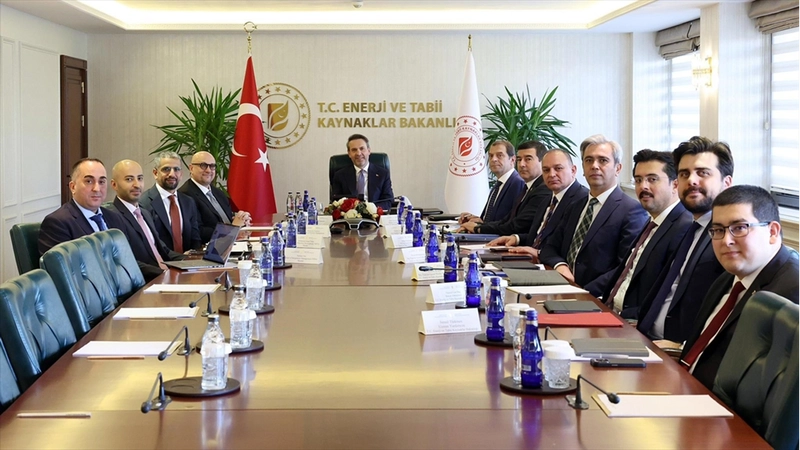 Enerji Bakanı Bayraktar, BAE ile 1 milyar dolarlık yatırımda son aşamaya geldiklerini bildirdi