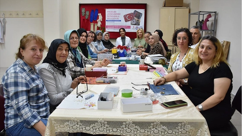 Özel gereksinimli bireylerin anneleri takı tasarımının inceliklerini öğreniyor