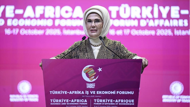 Emine Erdoğan: Dünyaya söyleyecek sözleri, anlatacak hayalleri olan kadınlara kulak verelim