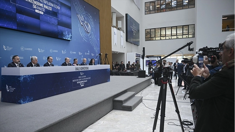 Üç iletişim operatörünün üst yöneticisi 5G ihalesini değerlendirdi