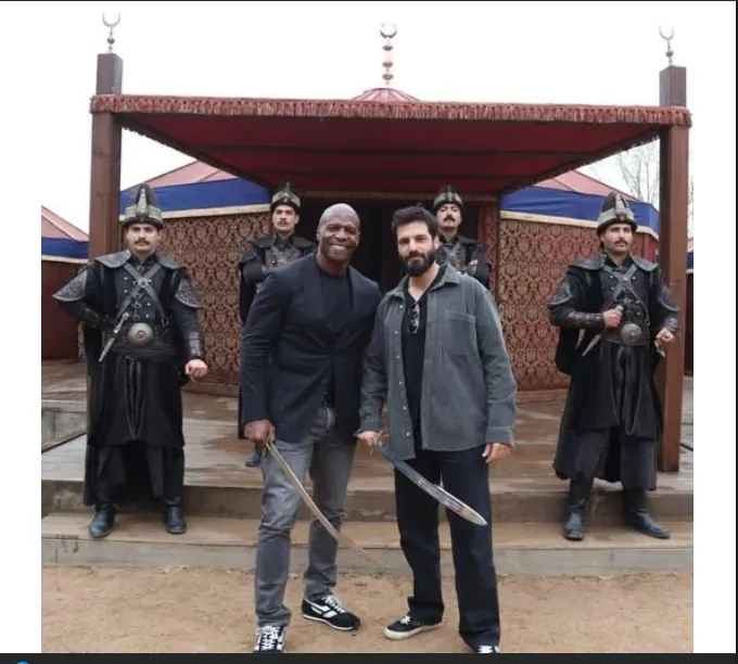 Hollywood yıldızı Terry Crews “Mehmed: Fetihler Sultanı” ekibiyle buluştu