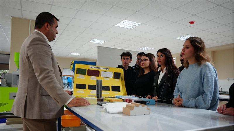 Üniversite-sanayi işbirliğiyle açılan bölümde iş garantili eğitim veriliyor