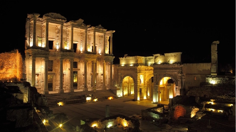 Galata Kulesi ile Side ve Efes ören yerlerinde gece müzeciliği 2 Kasım