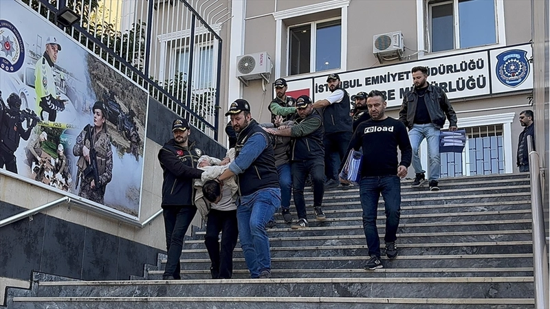 İstanbul merkezli 3 ildeki çete operasyonlarında yakalanan 62 zanlı tutuklandı