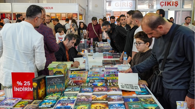 Diyarbakır 9. Kitap Fuarı devam ediyor