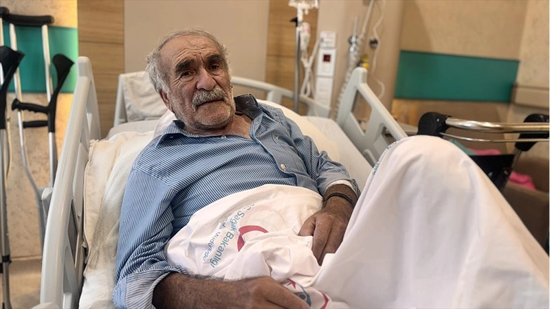 Bidondakinin benzin olduğunu ateşle anlamaya çalışınca az daha bacağından olacaktı