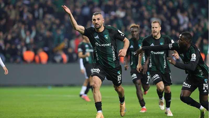 Kocaelispor sahasında Alanyaspor
