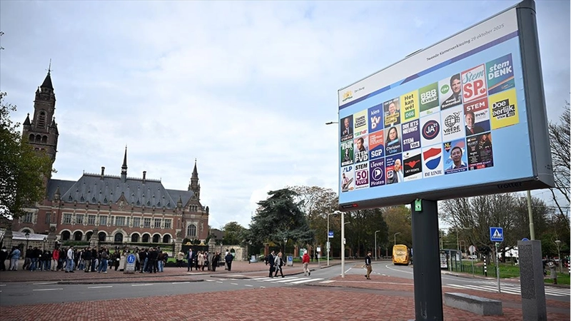 Hollanda yarın sandık başına gidiyor