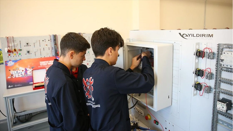 TEKNOFEST 2025 birincisi meslek liseliler yeni başarılar peşinde