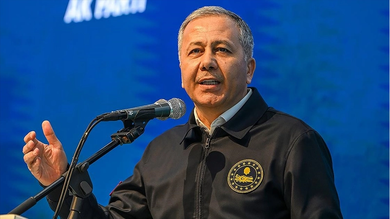 İçişleri Bakanı Yerlikaya: 1 yılda gönüllü geri dönüş yapan Suriyeli kardeşlerimizin sayısı 550 bin oldu