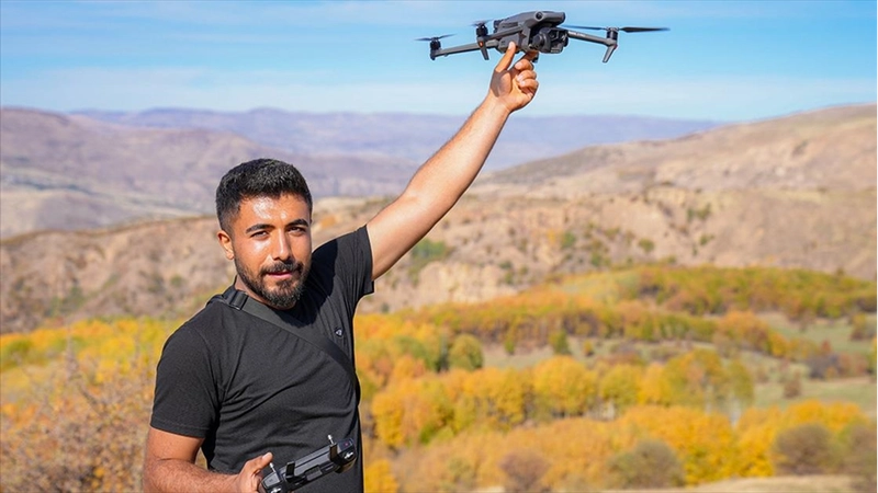 Teknoloji meraklısı genç, kırsalda besicilerin kaybolan hayvanlarını dron ile buluyor