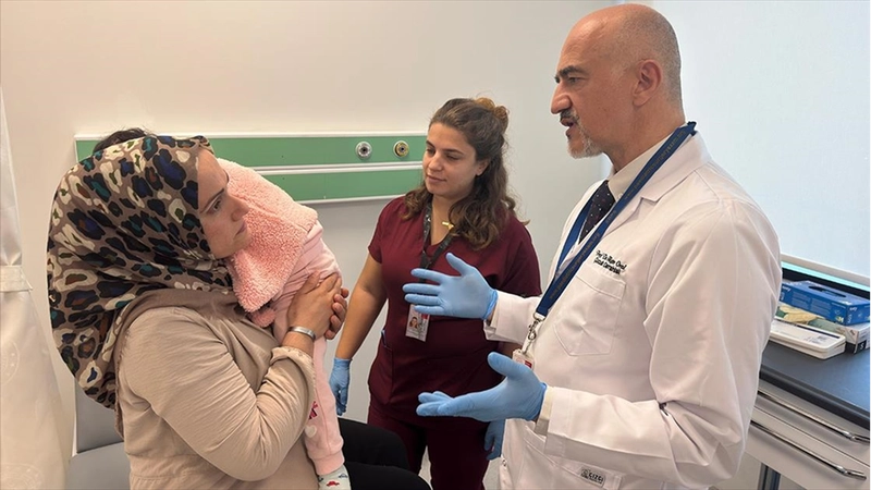 Evinde çıkan yangında vücudu yanan 2 yaşındaki Meryem, 