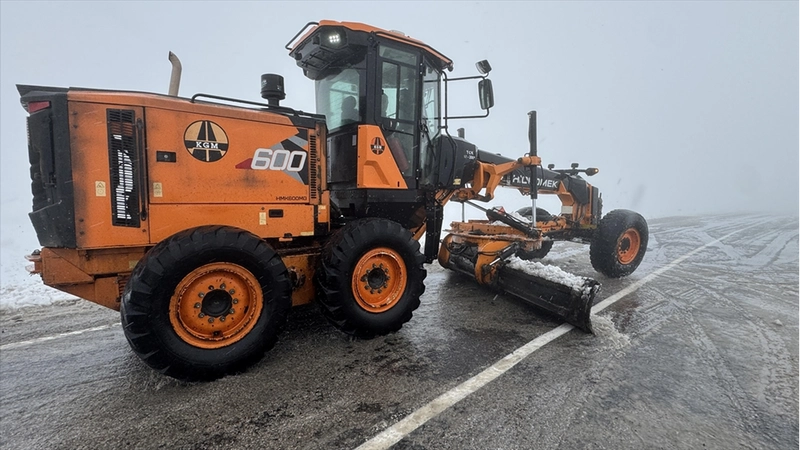 Ulaştırma ekiplerinin karla mücadele mesaisi başladı