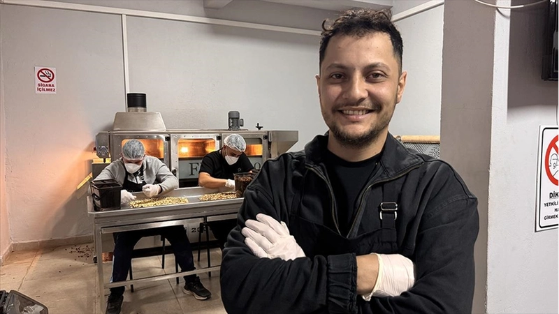 Mimarlığı bırakıp çocukluğunu geçirdiği dede mirası fındık dükkanını modern tesise dönüştürdü