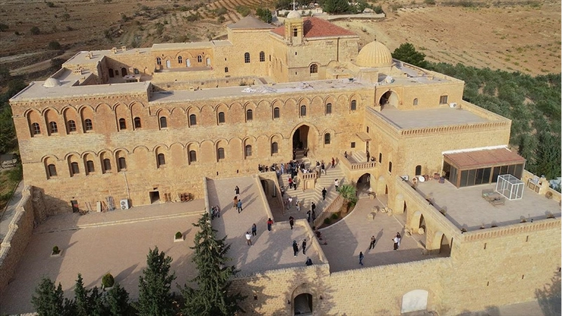 Medeniyetler şehri Mardin ara tatilde ziyaretçilerle doldu
