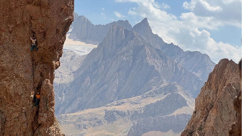 Ünlü dağcılar, Hakkari