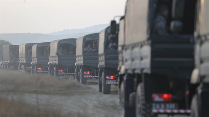 Düşen askeri uçağın enkazı tırlarla yurda getirildi 