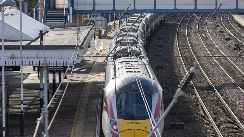İngiliz polisi, dün trende düzenlenen bıçaklı saldırının terör bağlantılı olmadığını açıkladı