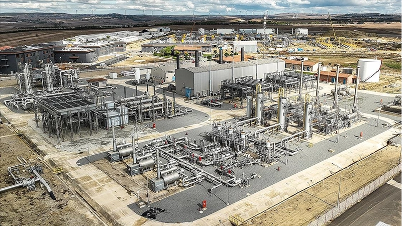 Enerji Bakanı Bayraktar doğal gaz depolarının yüzde 100 doluluğa ulaştığını bildirdi