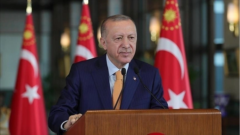 Cumhurbaşkanı Erdoğan: Türkiye Cumhuriyeti, milli saraylarımızı da titizlikle korumaktadır