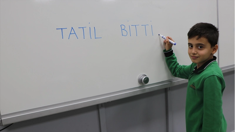 Okullarda ara tatil uygulamasının kaldırılması değerlendirilecek