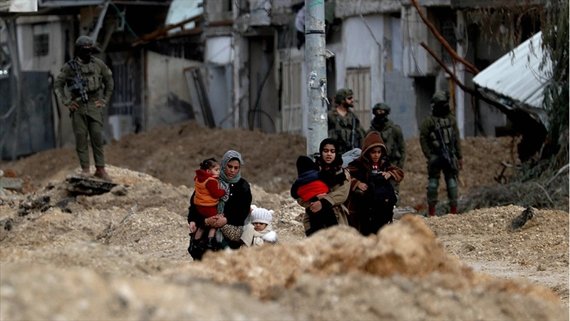 Batı Şeria’daki el-Faria Mülteci Kampına baskın düzenleyen İsrail ordusu Filistinlileri göçe zorluyor