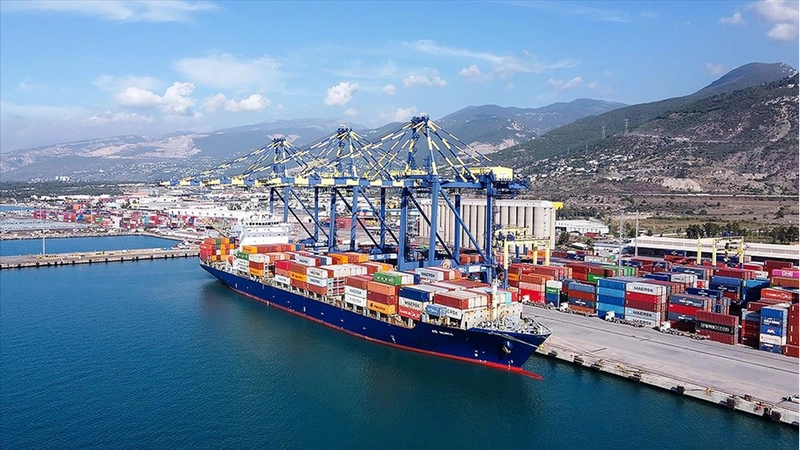 İhracatın yükünün yarıdan fazlasını gemiler üstlendi