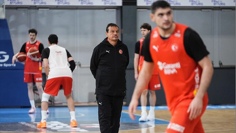 Ergin Ataman: Akıllı, savunmada taviz vermeden ve hücumda kontrolü bırakmadan oynamamız lazım