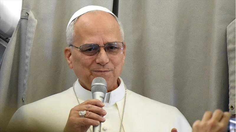 Papa 14. Leo: (İki devletli çözüm) Bunu, devam eden çatışmayı durdurabilecek tek çözüm olarak görüyoruz