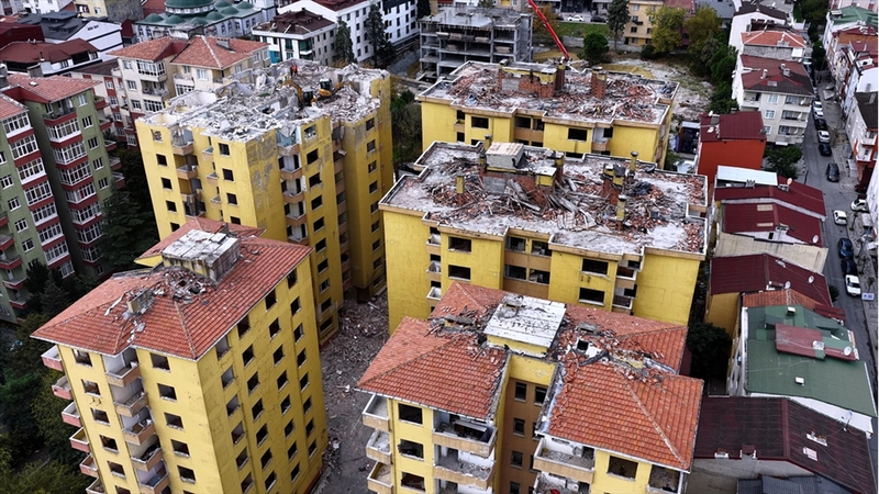 Bakan Kurum, Yarısı Bizden Kampanyası ile yeniden inşa edilecek Doğuş Sitesinin görüntülerini paylaştı