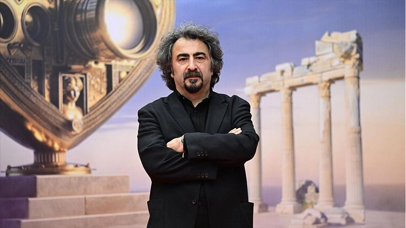 Altın Portakal ödüllü yönetmen dünyayı çocukların gözünden yansıtıyor