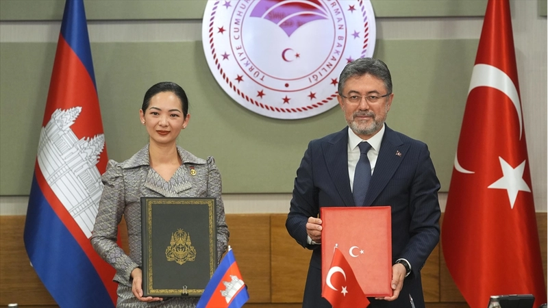 Bakan Yumaklı: Türkiye ve Kamboçya işbirliğine dayalı projeler geliştirmeyi hedefliyor