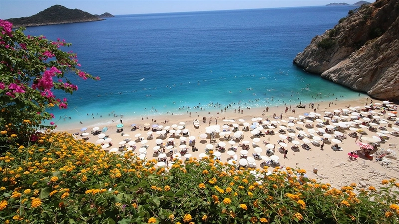 Antalya, tüm zamanların en yüksek ekim ayı ziyaretçi rekorunu kırdı