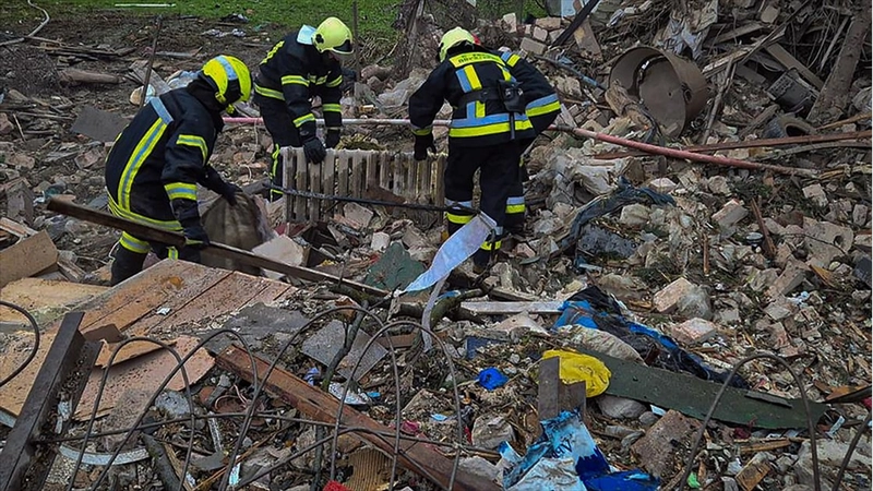 Zelenskiy, ülkesine yönelik saldırılarda 2 kişinin öldüğünü, 11 kişinin yaralandığını bildirdi