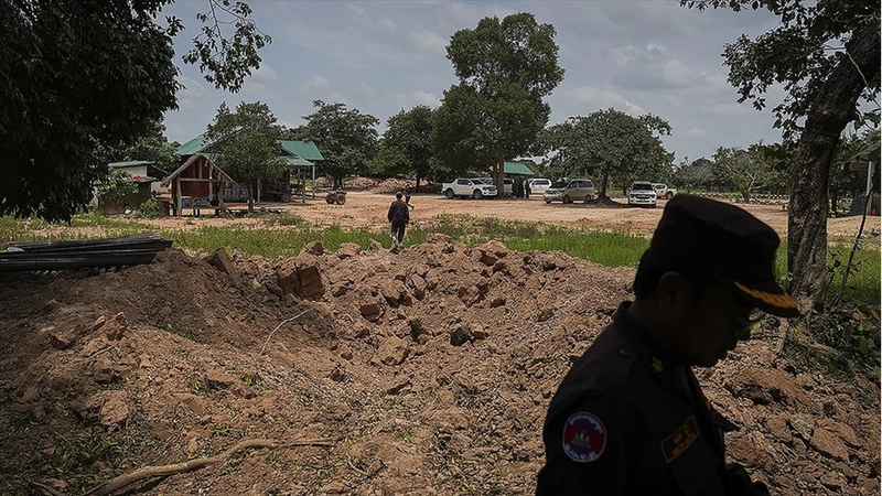 Kamboçya, çatışmaların ardından Tayland ile tüm sınır geçişlerini askıya aldı